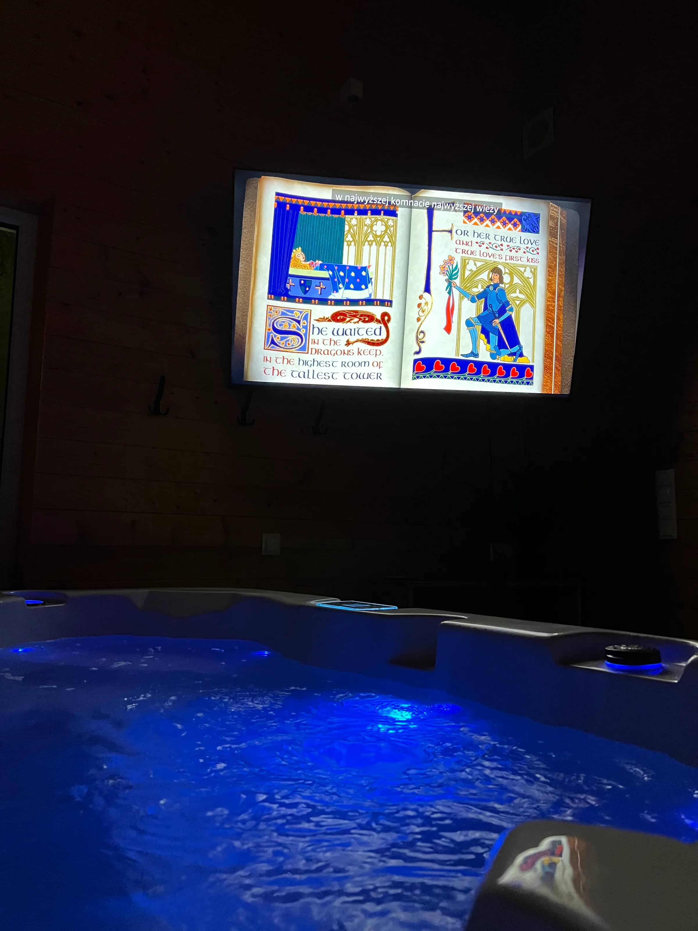 Jacuzzi wieczorem